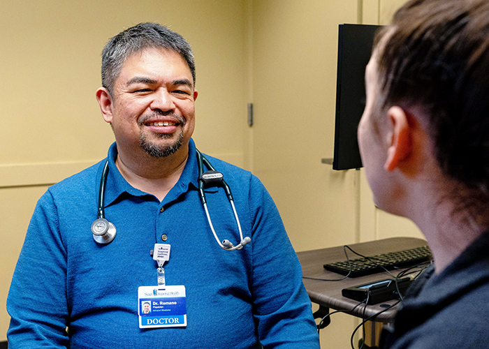 Dr. Romano, médico de cabecera en Skagit Regional Health