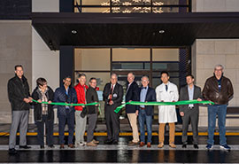 Ceremonia inaugural con corte de cinta en Skagit Regional Health - Mount Vernon Surgery Center