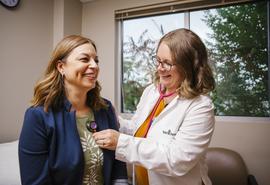 Kelsey Chambers, CNM, proveedora de salud de la mujer