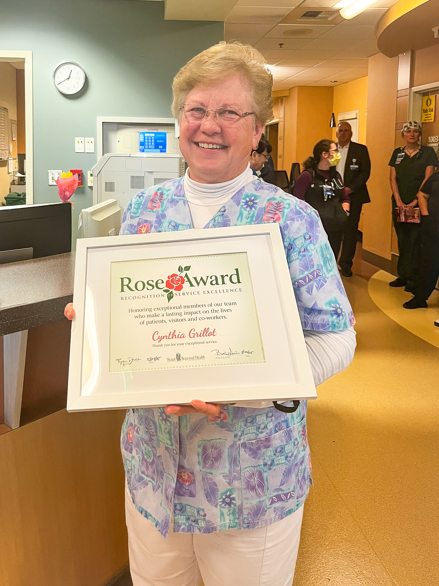 Cynthia Grillot, RN, ganadora del premio Rose Award de abril de 2025