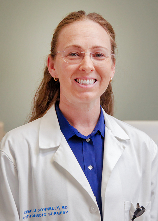 Camille Connelly, MD, ejerce la ortopedia en Skagit Regional Health.