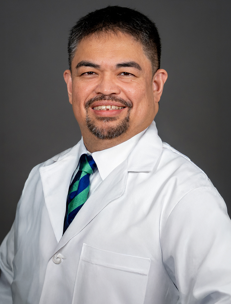 Dr. Rico Romano con Skagit Regional Health